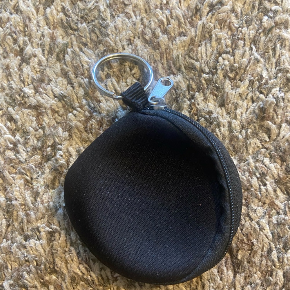 5/$10 | Black Zippered Coin/Earbuds Pouch Keychain